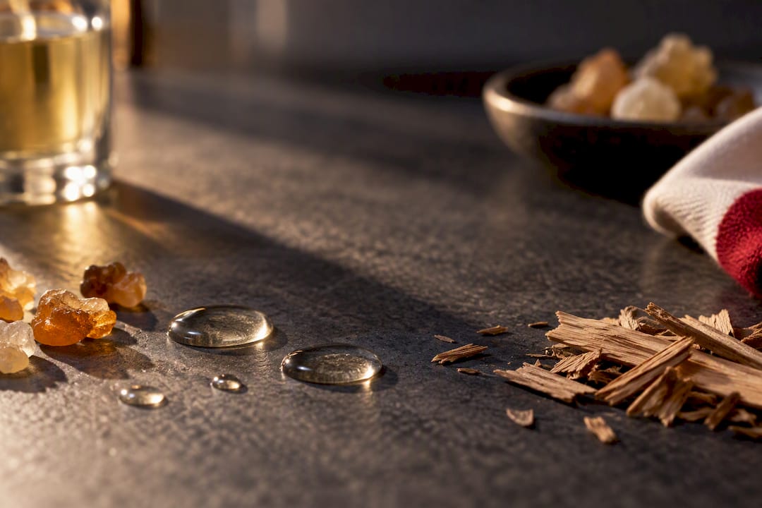 Parfumolie met harsen en houtachtige ingrediënten